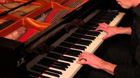  The Well-Tuned Piano, Een hypnotiserende reis door klankkleur en tekstuur